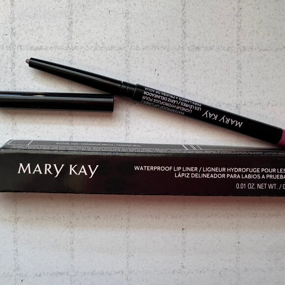 Mary Kay Waterproof Lip Liner  Violet Lilac (Matte) - Picture 1 of 3